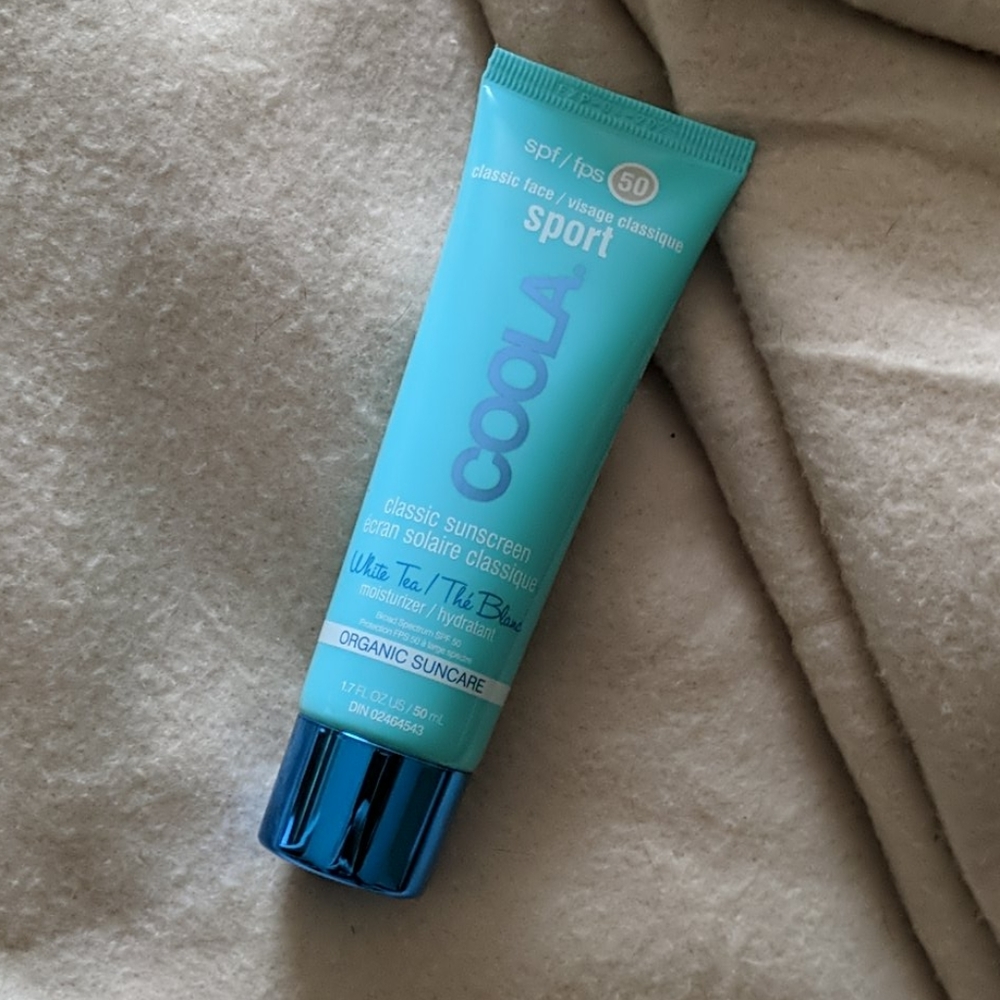 Coola sport sunscreen face